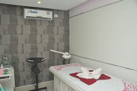 Sanjana Launches Naturals Family Salon
